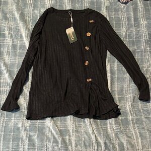Black long sleeve button shirt